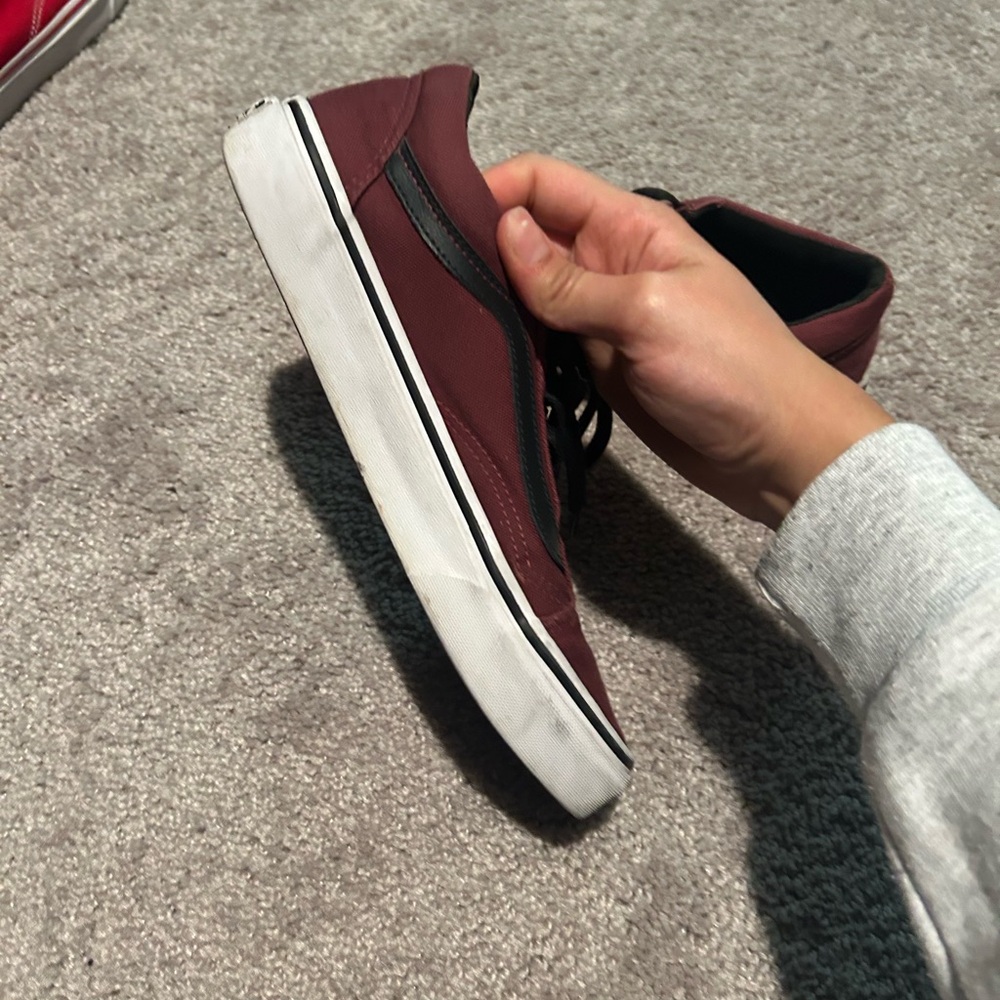 Vans - Picture 7 of 9